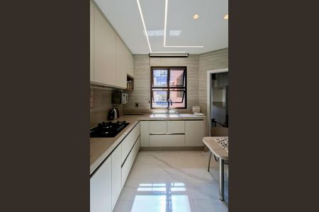 Apartamento à venda com 175m², 4 quartos e 2 vagasCozinha e Área de Serviço