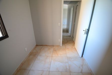 Apartamento para alugar com 73m², 3 quartos e 2 vagasQuarto 2