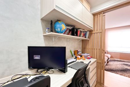 Apartamento à venda com 123m², 3 quartos e 2 vagasEscritório