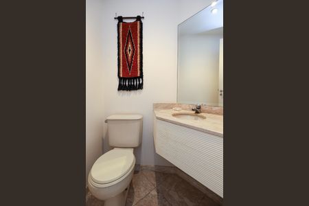 Apartamento à venda com 160m², 3 quartos e 3 vagas Apartamento à venda com 160m², 3 quartos e 3 vagasLavabo