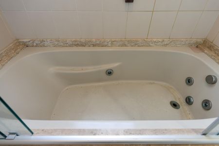 Apartamento à venda com 160m², 3 quartos e 3 vagas Apartamento à venda com 160m², 3 quartos e 3 vagasBanheiro da Suíte 1