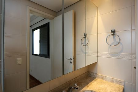 Apartamento à venda com 160m², 3 quartos e 3 vagas Apartamento à venda com 160m², 3 quartos e 3 vagasBanheiro da Suíte 2