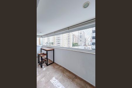 Varanda de apartamento para alugar com 5 quartos, 126m² em Vila Gomes Cardim, São Paulo