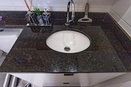 Apartamento à venda com 56m², 2 quartos e 1 vagaBanheiro social 