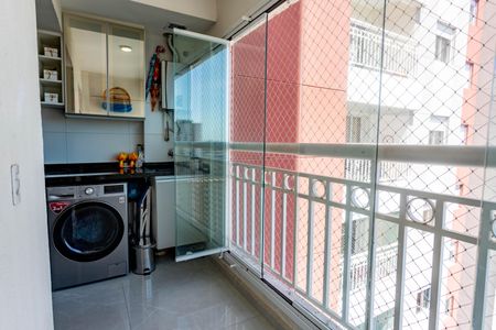 Apartamento à venda com 56m², 2 quartos e 1 vagaVaranda da sala 