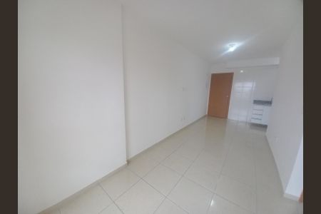 Sala de apartamento para alugar com 2 quartos, 48m² em Parque Sao Vicente, São Vicente