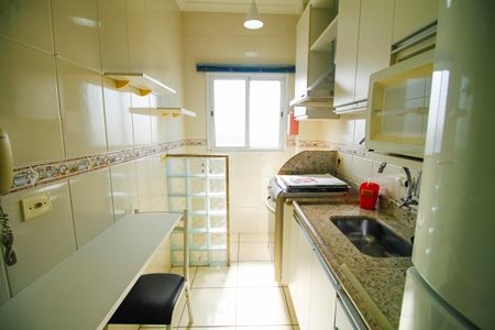 Cozinha de apartamento para alugar com 2 quartos, 62m² em Boqueirão, Praia Grande