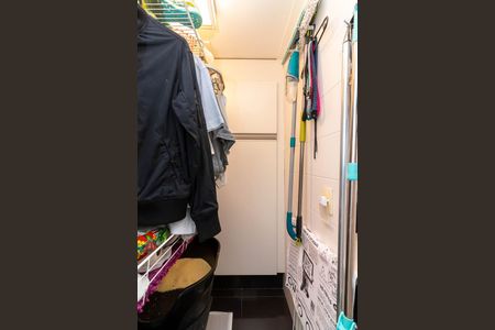 Apartamento à venda com 120m², 3 quartos e 2 vagas Apartamento à venda com 120m², 3 quartos e 2 vagasBanheiro de Serviço