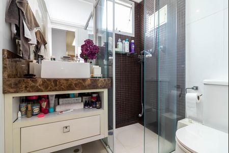 Apartamento à venda com 120m², 3 quartos e 2 vagas Apartamento à venda com 120m², 3 quartos e 2 vagasBanheiro da Suíte