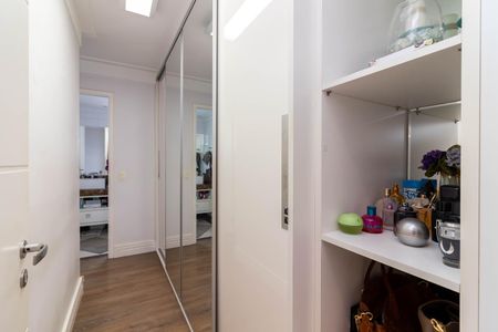 Apartamento à venda com 120m², 3 quartos e 2 vagas Apartamento à venda com 120m², 3 quartos e 2 vagasSuíte