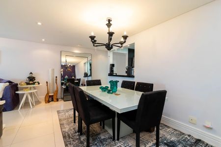 Apartamento à venda com 120m², 3 quartos e 2 vagas Apartamento à venda com 120m², 3 quartos e 2 vagasSala de Jantar