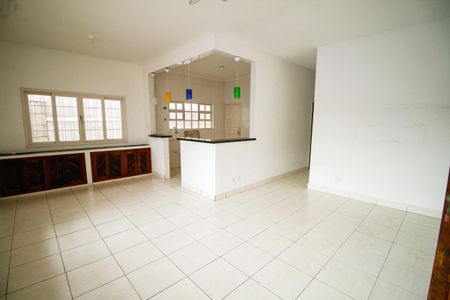 Casa para alugar com 384m², 3 quartos e 6 vagas