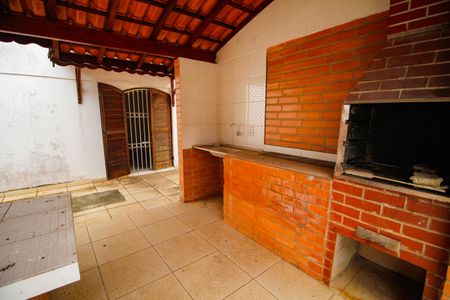 Casa para alugar com 384m², 3 quartos e 6 vagas