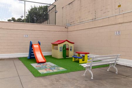 Apartamento para alugar com 75m², 3 quartos e 1 vagaÁrea comum - Playground