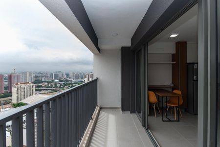 Varanda de kitnet/studio para alugar com 1 quarto, 30m² em Pompeia, São Paulo