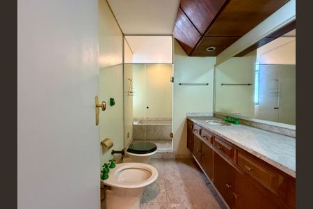 Apartamento à venda com 541m², 4 quartos e 4 vagasBanheiro Suíte 3