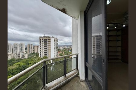 Apartamento à venda com 541m², 4 quartos e 4 vagasSacada Suíte 1