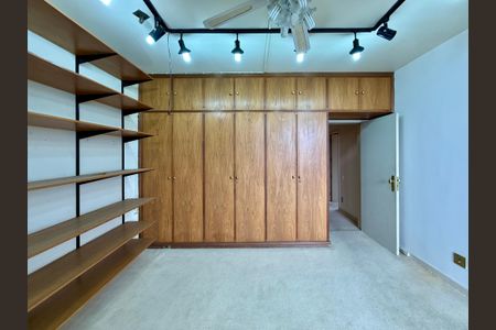 Apartamento à venda com 541m², 4 quartos e 4 vagasSuíte 1