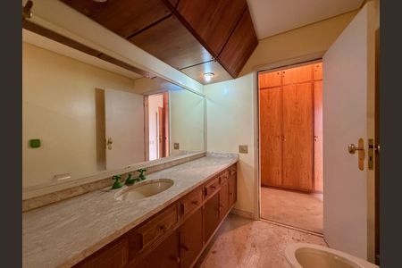 Apartamento à venda com 541m², 4 quartos e 4 vagasBanheiro Suíte 3