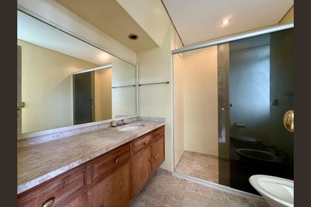 Apartamento à venda com 541m², 4 quartos e 4 vagasBanheiro Suíte 1