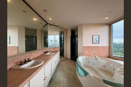 Apartamento à venda com 541m², 4 quartos e 4 vagasBanheiro Suíte 4