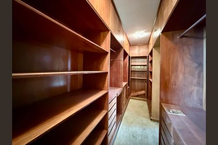 Apartamento à venda com 541m², 4 quartos e 4 vagasCloset Suíte 4