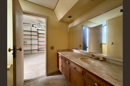 Apartamento à venda com 541m², 4 quartos e 4 vagasBanheiro Suíte 1