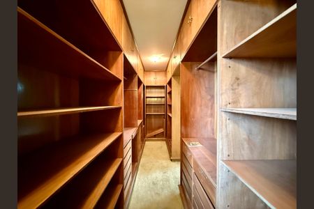 Apartamento à venda com 541m², 4 quartos e 4 vagasCloset Suíte 4