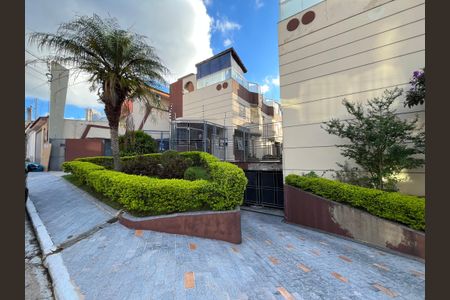 Casa de condomínio para alugar com 200m², 3 quartos e 2 vagasFachada