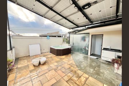 Casa de condomínio para alugar com 200m², 3 quartos e 2 vagasVaranda gourmet / Teto com Energia Solar