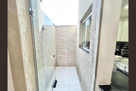 Casa de condomínio para alugar com 200m², 3 quartos e 2 vagasQuintal