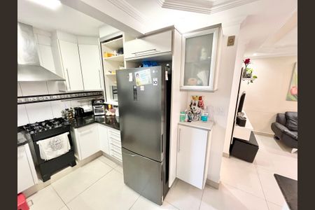 Casa de condomínio para alugar com 200m², 3 quartos e 2 vagasCozinha