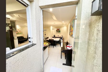 Casa de condomínio para alugar com 200m², 3 quartos e 2 vagasQuintal