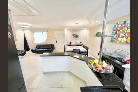 Cozinha de casa de condomínio para alugar com 3 quartos, 200m² em Vila Mariza Mazzei, São Paulo