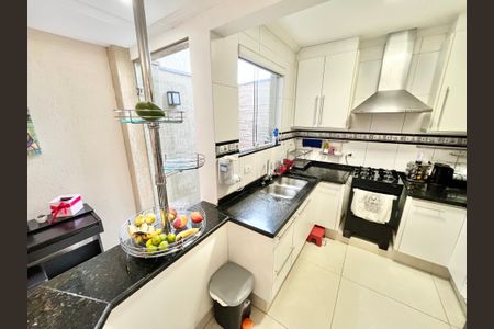 Casa de condomínio para alugar com 200m², 3 quartos e 2 vagasCozinha