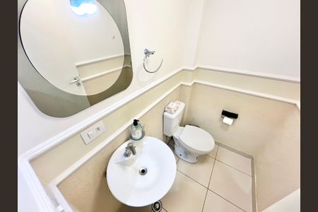 Casa de condomínio para alugar com 200m², 3 quartos e 2 vagasLavabo