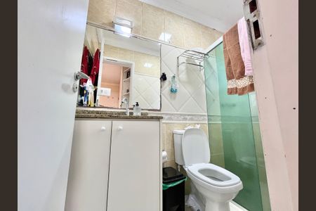 Casa de condomínio para alugar com 200m², 3 quartos e 2 vagasBanheiro da Suíte