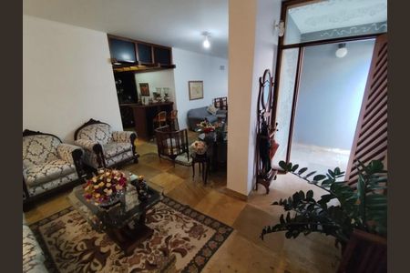 Casa para alugar com 277m², 4 quartos e 3 vagas Casa para alugar com 277m², 4 quartos e 3 vagasSala