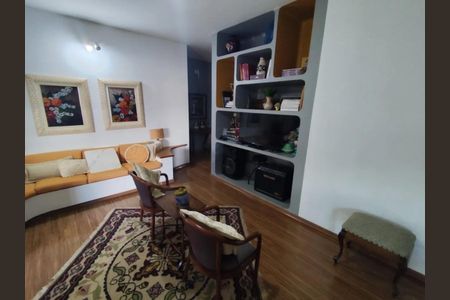 Casa para alugar com 277m², 4 quartos e 3 vagas