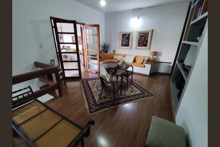 Casa para alugar com 277m², 4 quartos e 3 vagas Casa para alugar com 277m², 4 quartos e 3 vagasSala 2