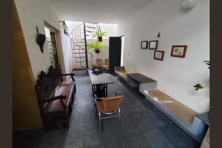 Casa para alugar com 277m², 4 quartos e 3 vagas