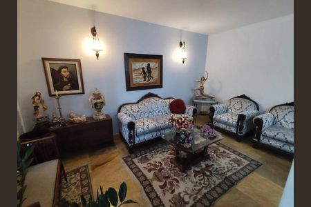 Casa para alugar com 277m², 4 quartos e 3 vagas Casa para alugar com 277m², 4 quartos e 3 vagasSala