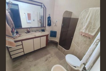 Casa para alugar com 277m², 4 quartos e 3 vagas Casa para alugar com 277m², 4 quartos e 3 vagasBanheiro