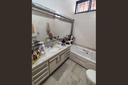 Casa para alugar com 277m², 4 quartos e 3 vagas Casa para alugar com 277m², 4 quartos e 3 vagasBanheiro