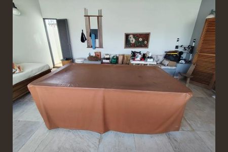 Casa para alugar com 277m², 4 quartos e 3 vagas Casa para alugar com 277m², 4 quartos e 3 vagasSala de jogos