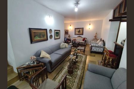 Casa para alugar com 277m², 4 quartos e 3 vagas Casa para alugar com 277m², 4 quartos e 3 vagasSala