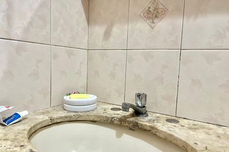 Casa à venda com 164m², 5 quartos e 1 vaga
