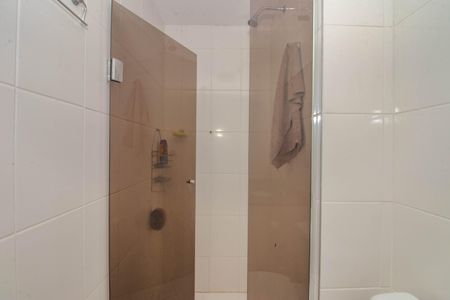 Apartamento à venda com 64m², 2 quartos e 2 vagas Apartamento à venda com 64m², 2 quartos e 2 vagasBanheiro da Suíte