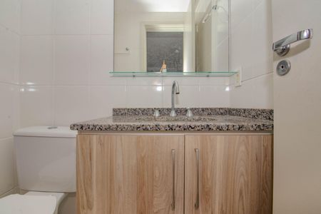 Apartamento à venda com 64m², 2 quartos e 2 vagas Apartamento à venda com 64m², 2 quartos e 2 vagasBanheiro da Suíte