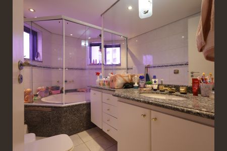 Apartamento à venda com 168m², 3 quartos e 3 vagasBanheiro da Suíte 3